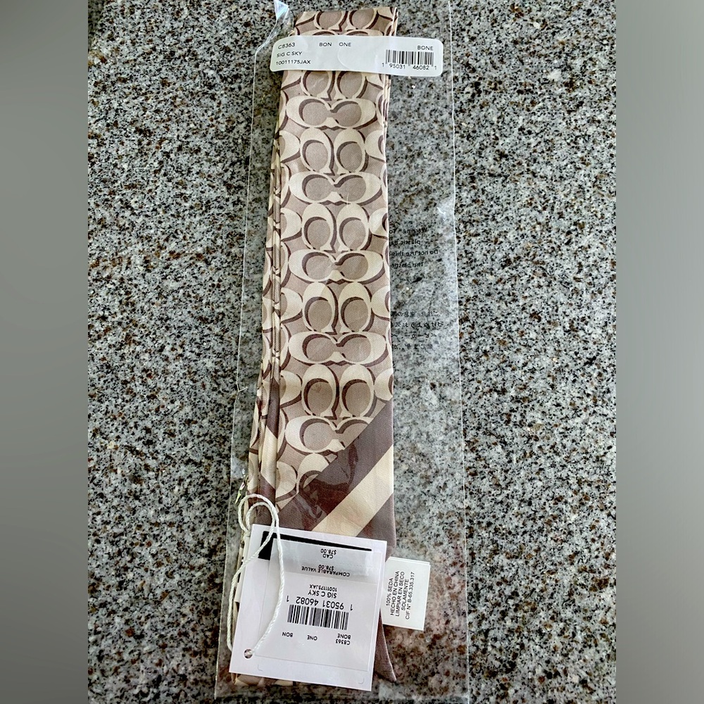**Classy Coach Neck Scarf**